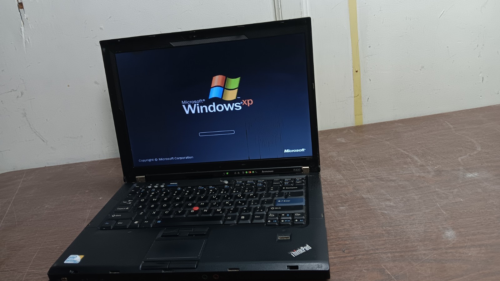 IBM Lenovo ThinkPad R400 Laptop core 2 Duo 100 GB HD Windows XP 14″ LCD Parts