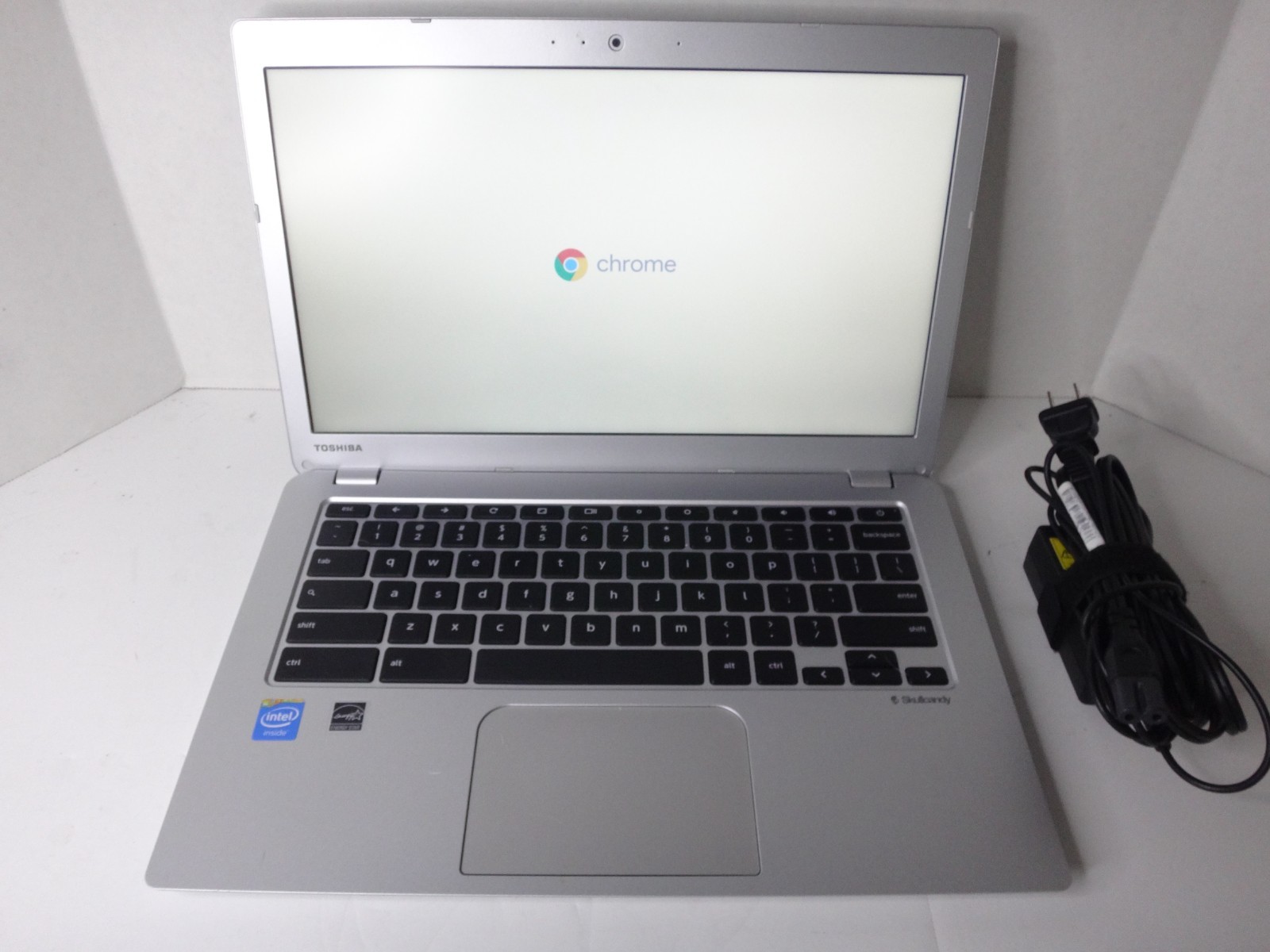 TOSHIBA Chromebook 2 CB30-B3122 PLM02U-00J008 Laptop TESTED / WORKING