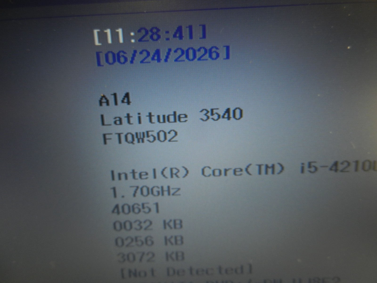 Dell Latitude 3540 15.6″ Laptop Core i5-4210U 1.70GHz 4GB RAM No HDD – Damaged*