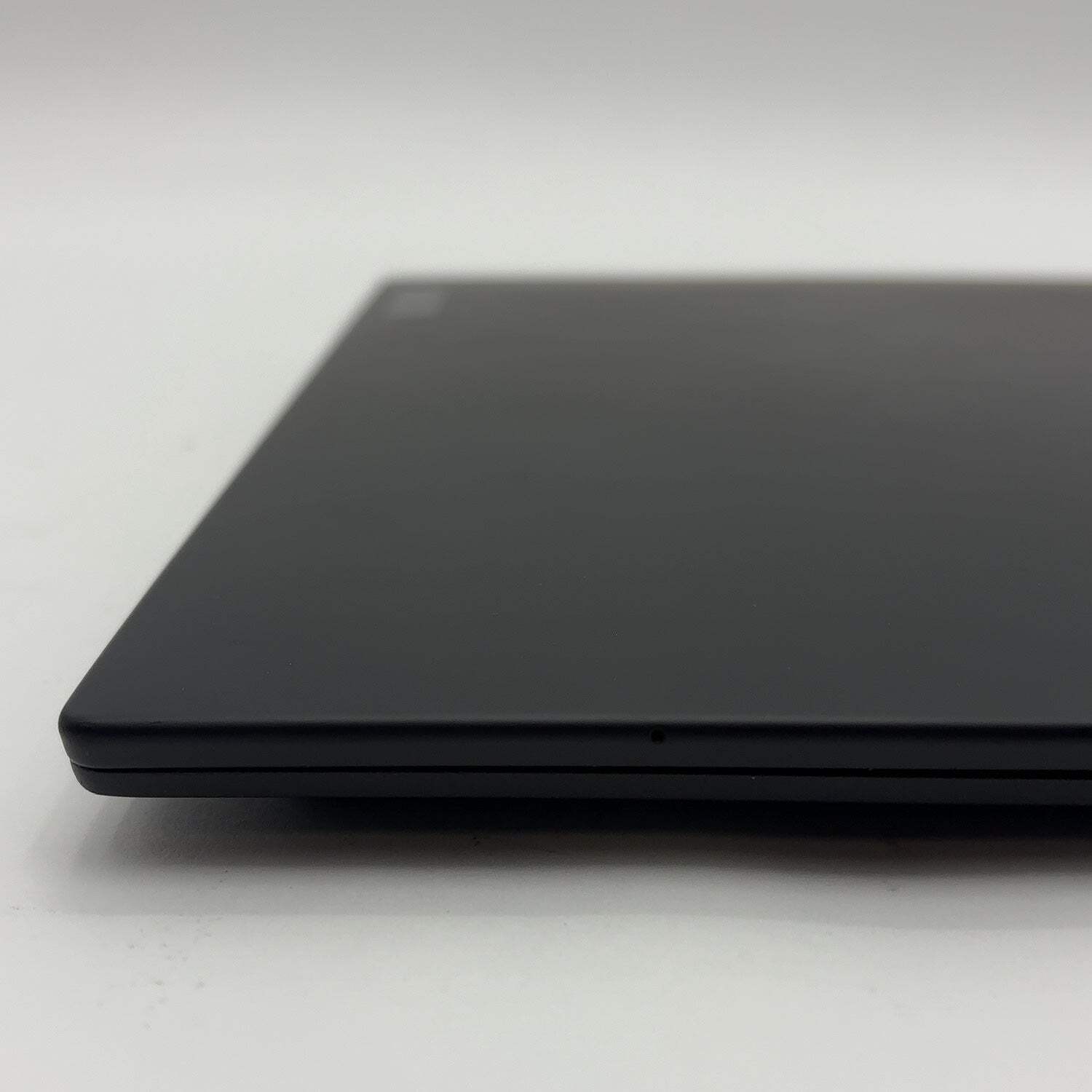 Lenovo ThinkPad X1 Carbon Gen 9 20XW004RUS 14″ i7-1185G7 16GB RAM 512GB SSD
