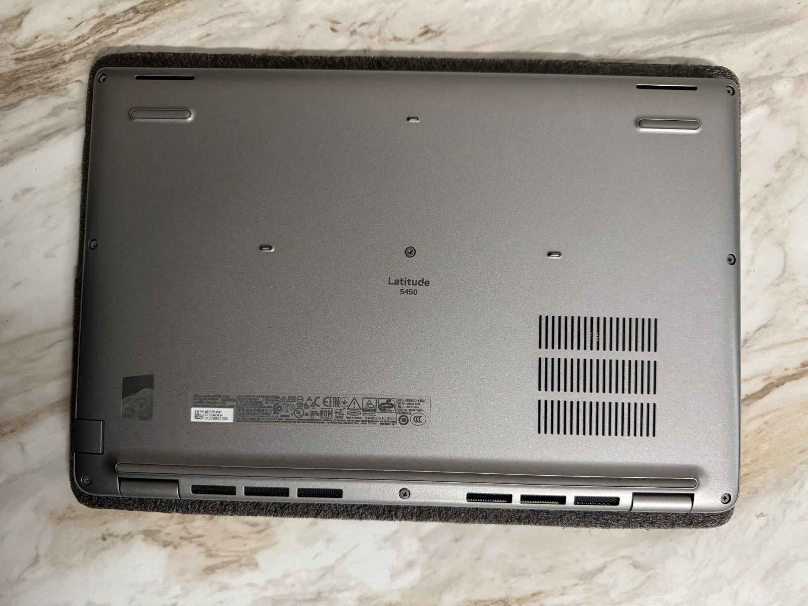 Dell Latitude 5450 Laptop – Intel Ultra 5 – 512GB – 16GB DDR5 – W11P Wtty 6/2028