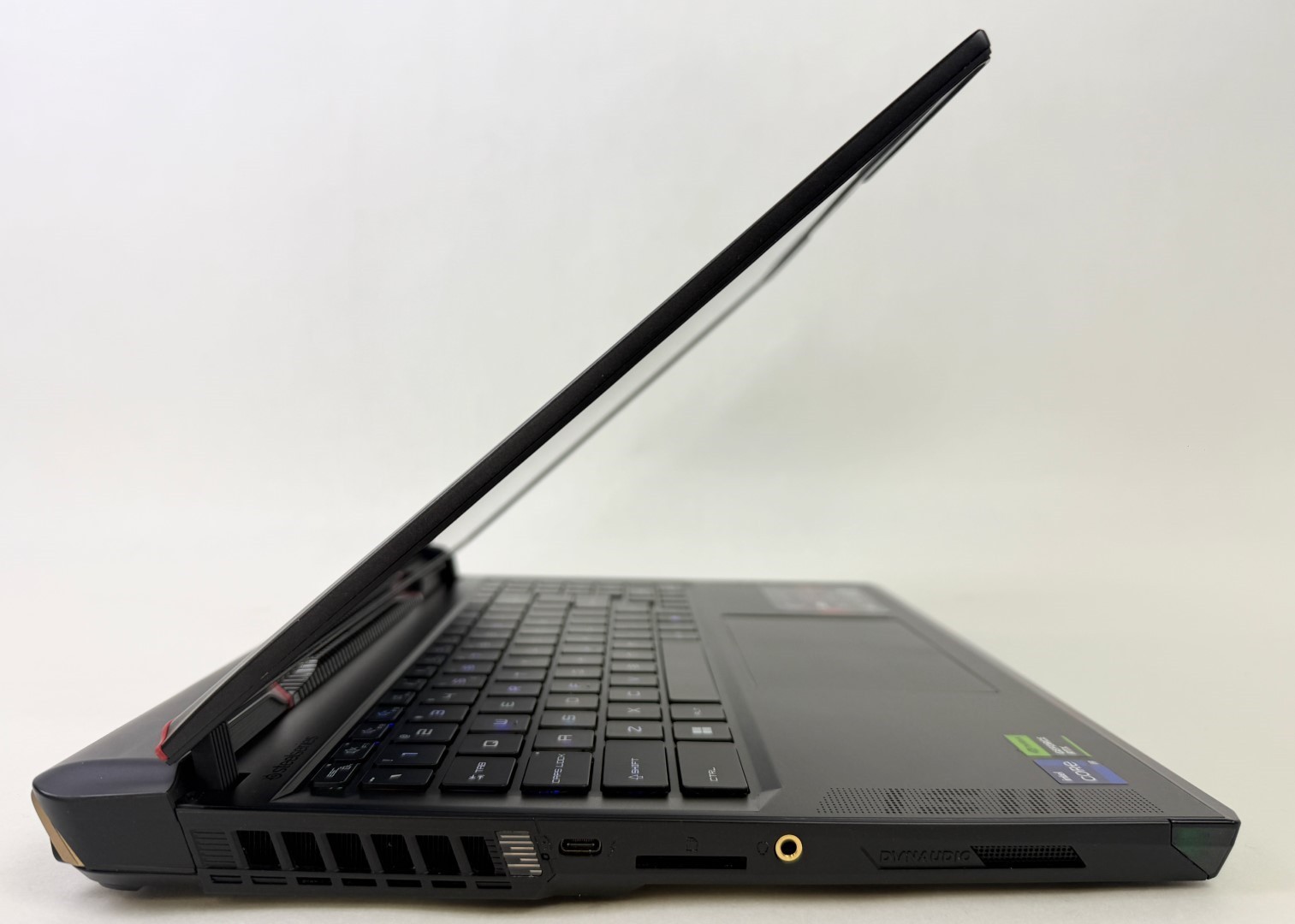 MSI Raider GE68HX 16″ 1920×1200 144Hz i9-14900HX 32GB 1TB SSD RTX 4070 W11H