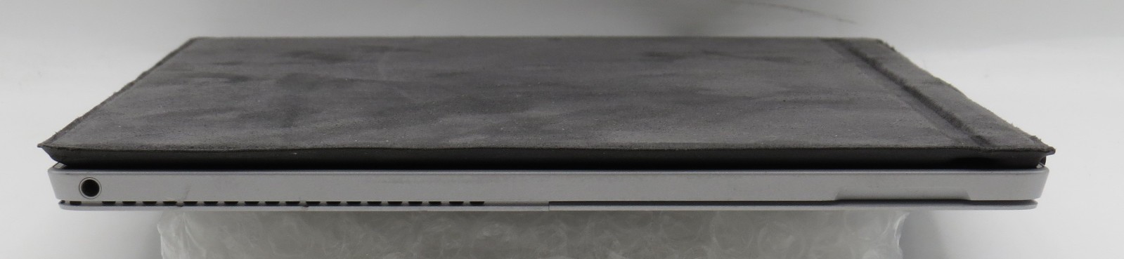Microsoft Surface Pro 4 | i5-6300U@2.4GHz | 8GB RAM | 12″ | 256GB HD | No OS/AC