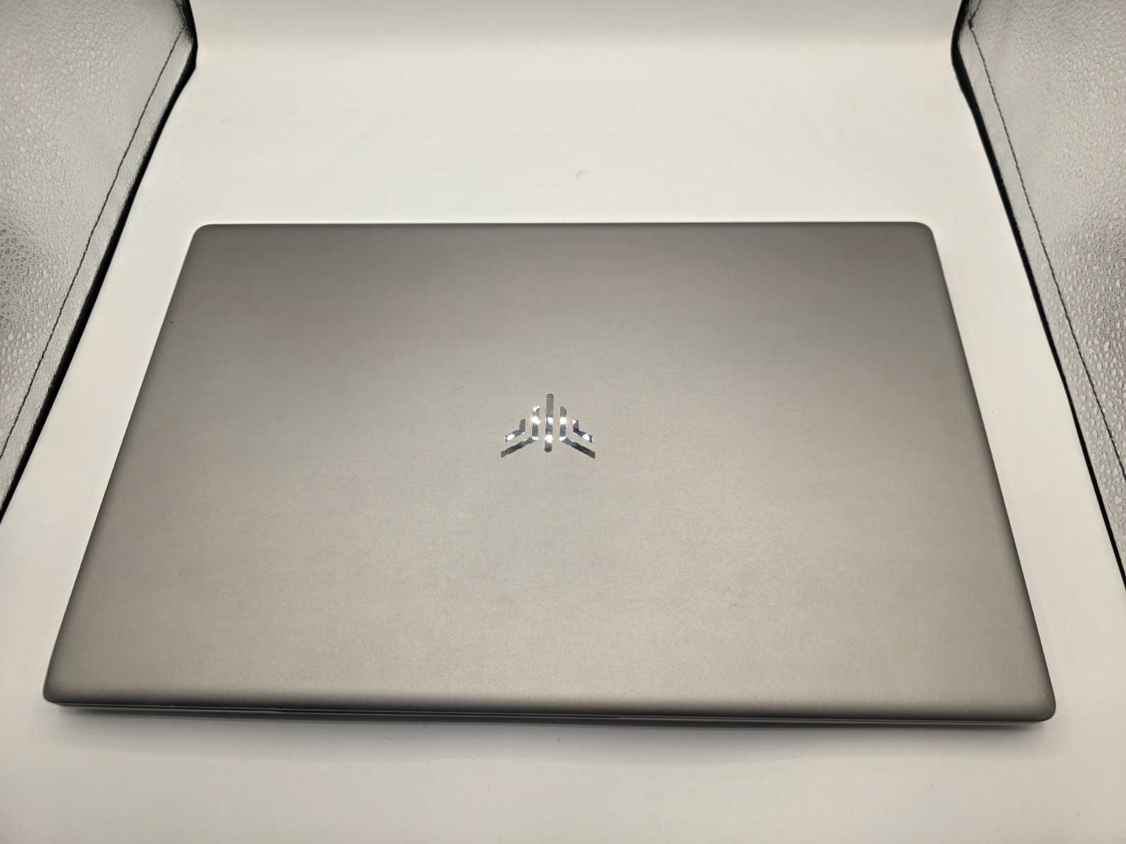 Maibenben Powerful Ryzen 7 – 16GB RAM, 512GB SSD, Win 11 Pro – Fast Performance