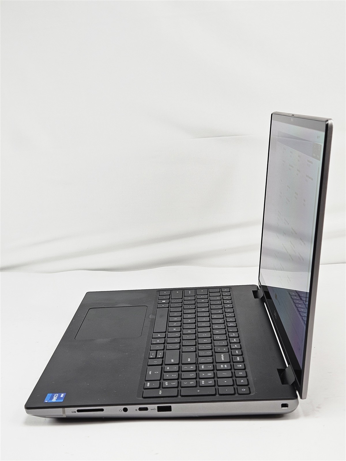 Dell Precision 7670 16″ 32GB RAM 2TB SSD Core i7-12850HX RTX A3000 Laptop