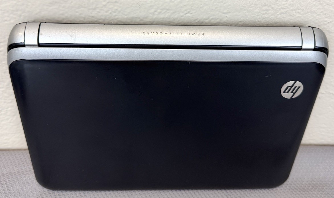 HP Mini 210-4150NR Beats Audio 10.1″ Netbook, Windows 7 – Works, No Power Cord