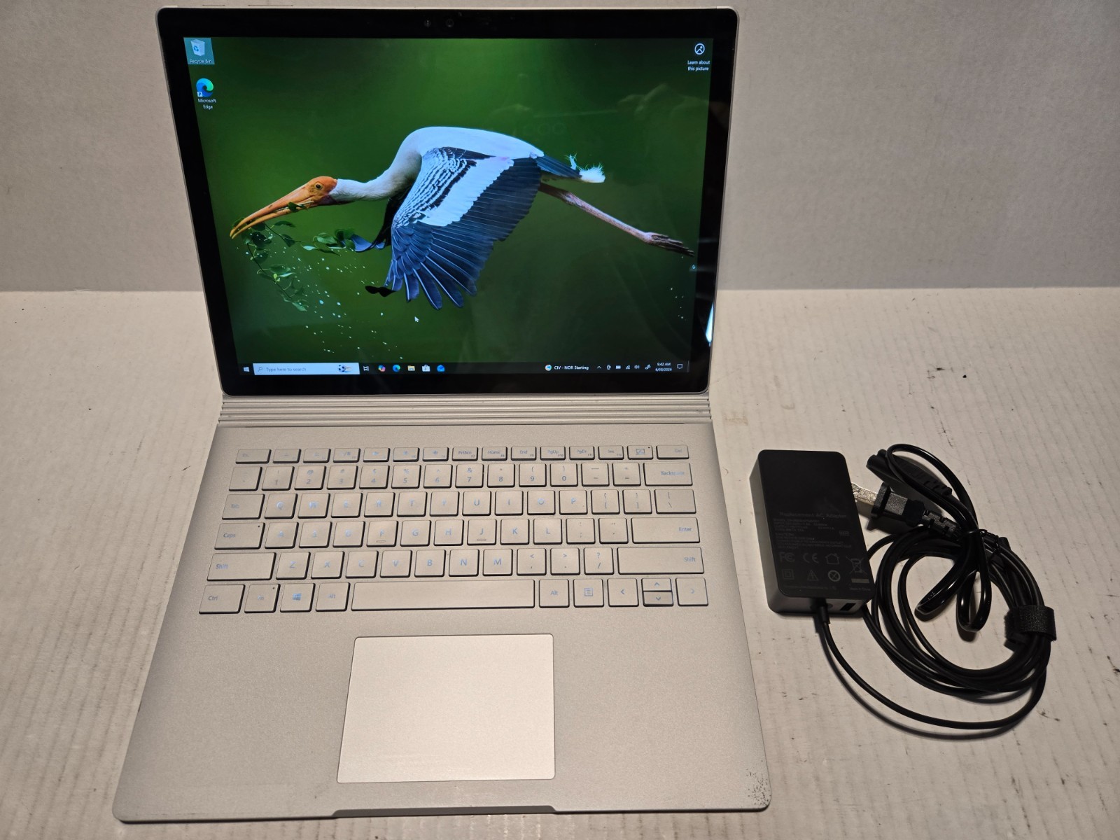 Microsoft Surface Book 13.3″ Touch Laptop Core i7-6600U 8GB 256GB Win10 Nice One