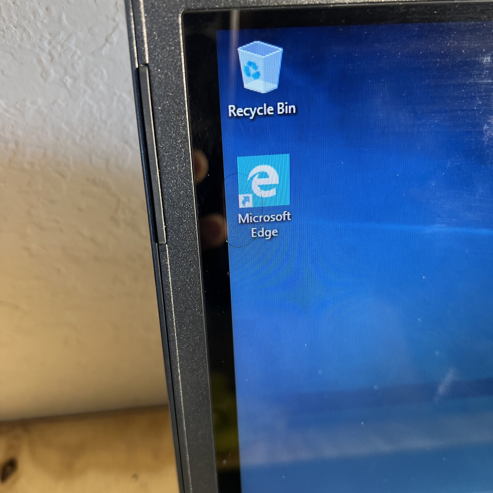 Dell Inspiron 3542 Intel Core i3-4030U 6GB 1TB HDD WEBCAM TOUCHSCREEN