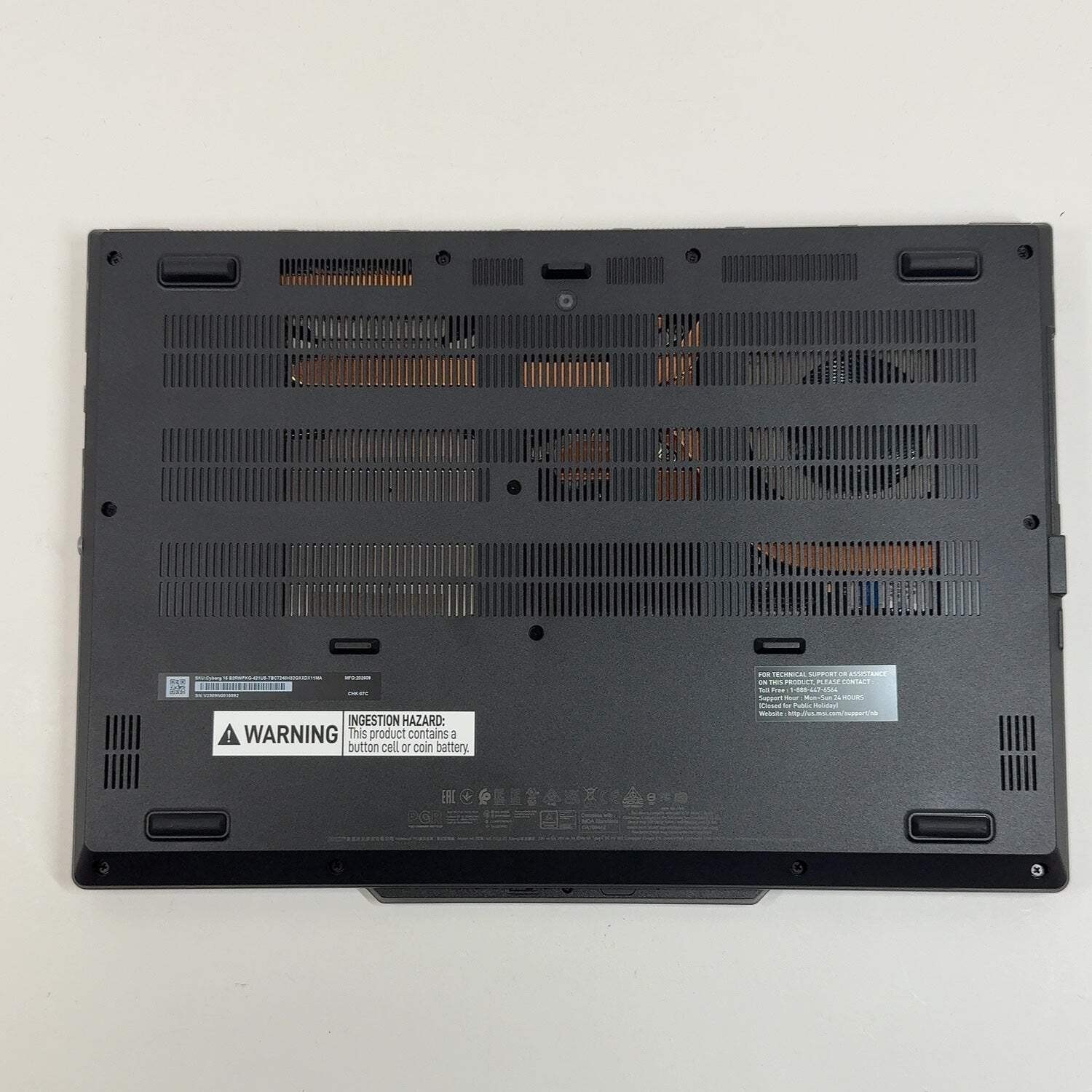 MSI Cyborg 15 B2RWFKG 15.6″ Core 7 240H 2.5GHz 32GB RAM 1TB SSD GeForce RTX 5060