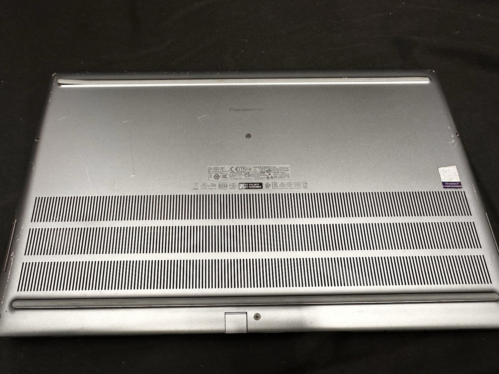 Dell Precision 7750 17.3″ i5-10400H 2.6GHz 32Gb Ram 512Gb SSD Nvme. #08