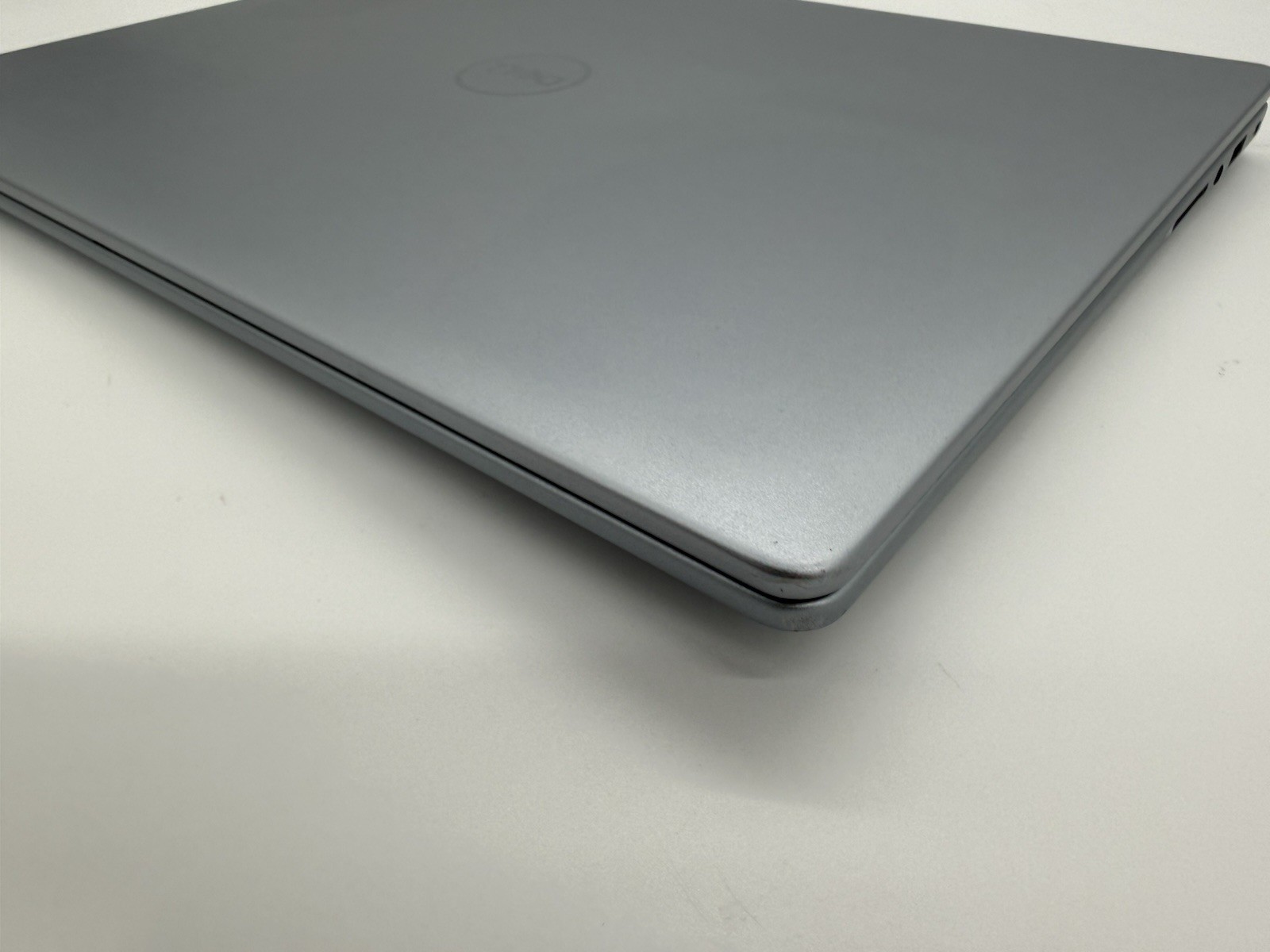 Dell inspiron 14 5440 14″ Core 7 150U 1.8GHz 16GB RAM 1TB SSD English + Japanese