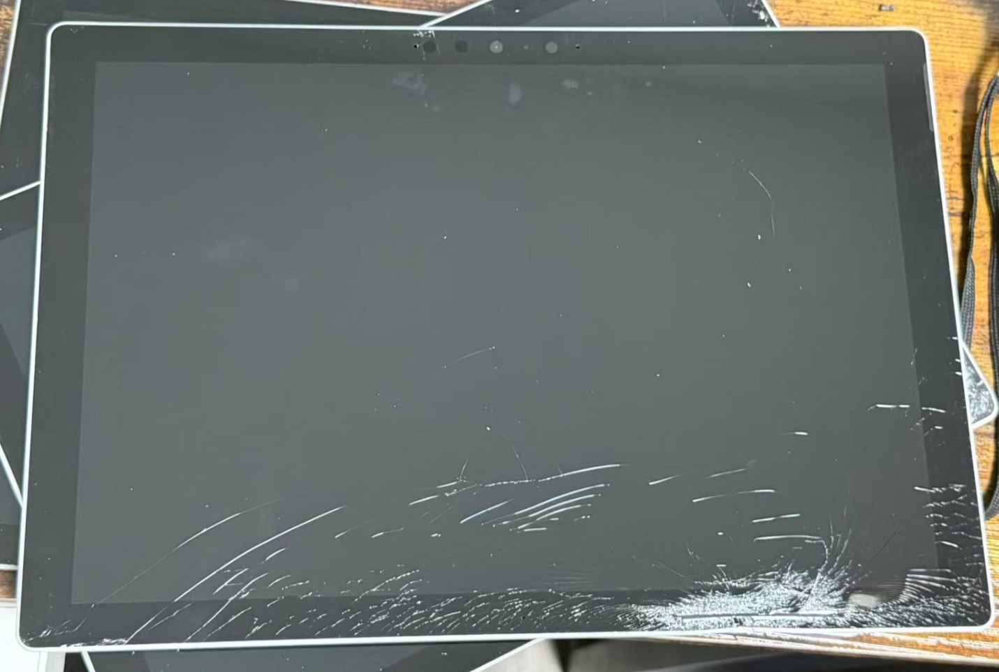 Microsoft Surface Pro 7+ 1960 /Cracked Screen③