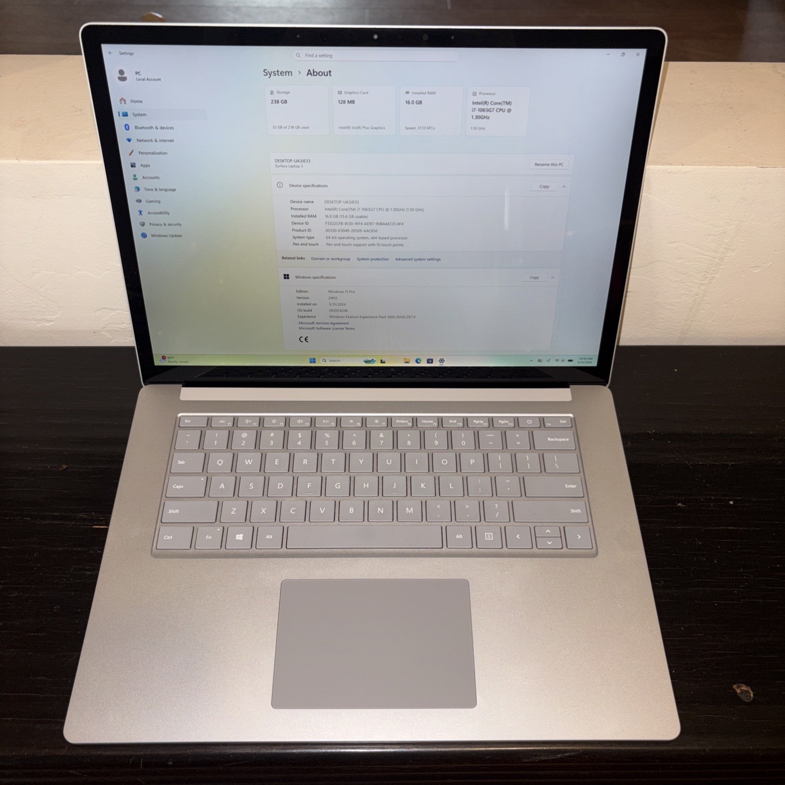 Microsoft Surface Book 3 13.5″ Touchscreen (256GB SSD, Intel Core i7-1065G7,…