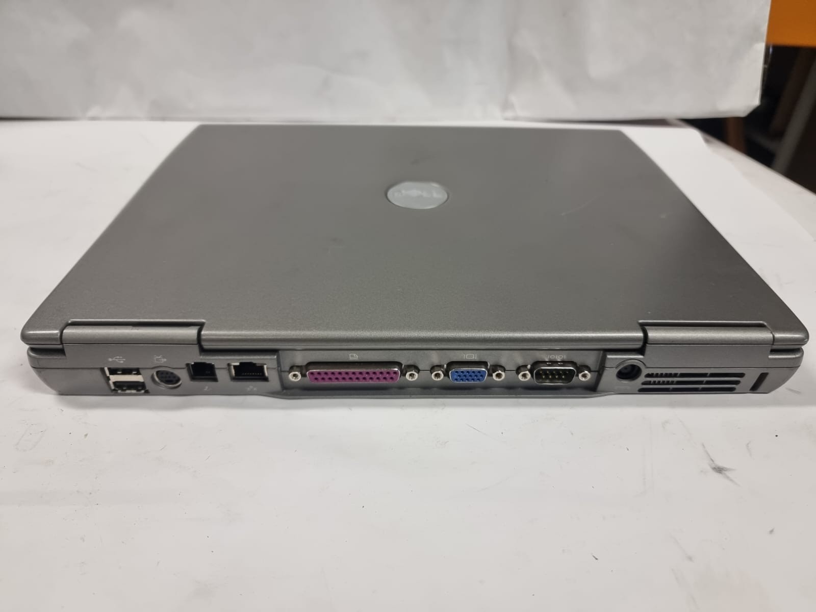 VINTAGE Dell Latitude D600 Laptop Pentium M 1.6ghz 512Mb RAM / No HDD/ No OS
