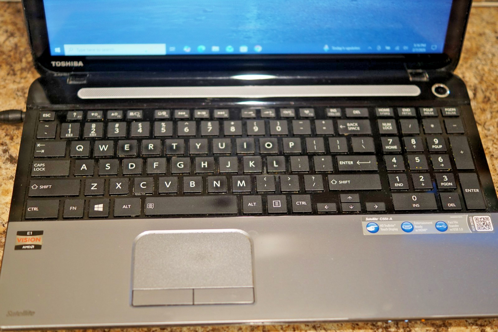22H2 Version Active WIN10PRO Touch Toshiba Satellite C55t-A@1.40GHz,6GB RAM