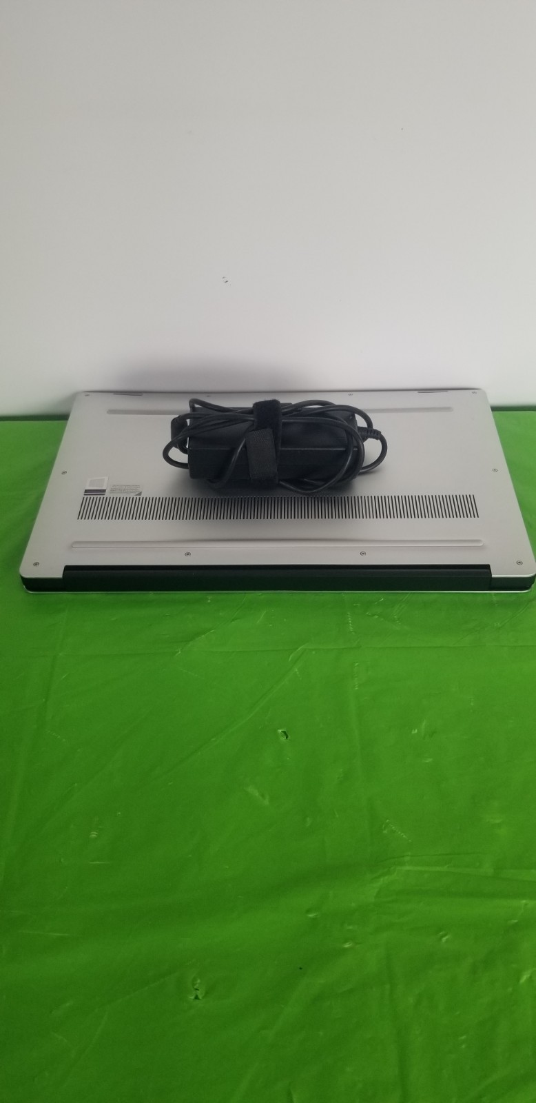 Dell Precision 5520 15.6″ Intel Xeon 2.80 E3-1505M V5-32GB RAM 512GB SSD WIN11