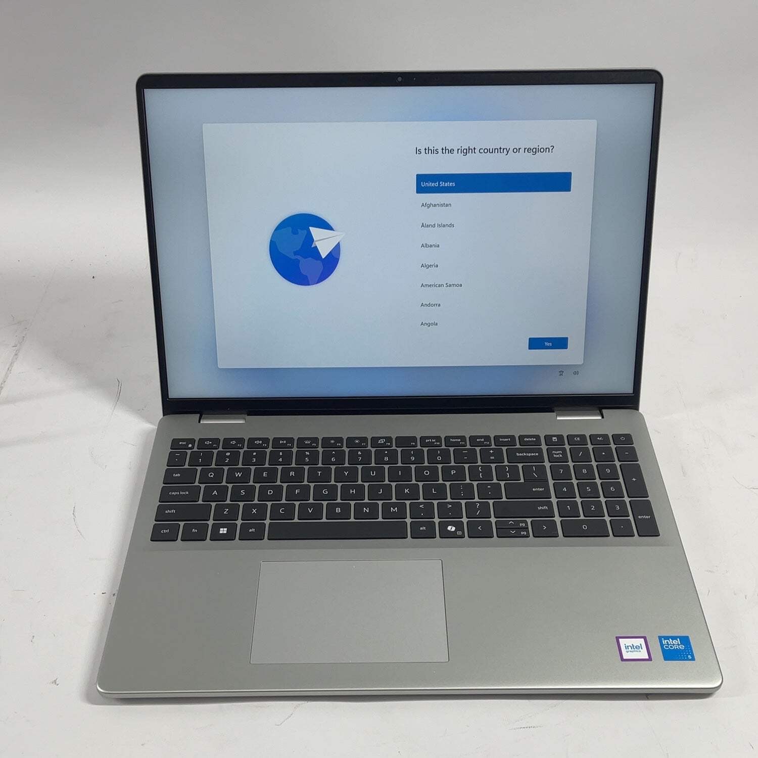 Dell 16 DC16251 16″ Core 5 120U 1.4GHz 8GB RAM 512GB SSD