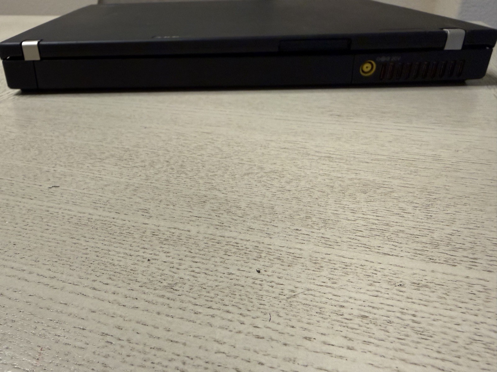 IBM Lenovo ThinkPad T60 Type 2007-66U – FOR PARTS / NOT WORKING – No HDD
