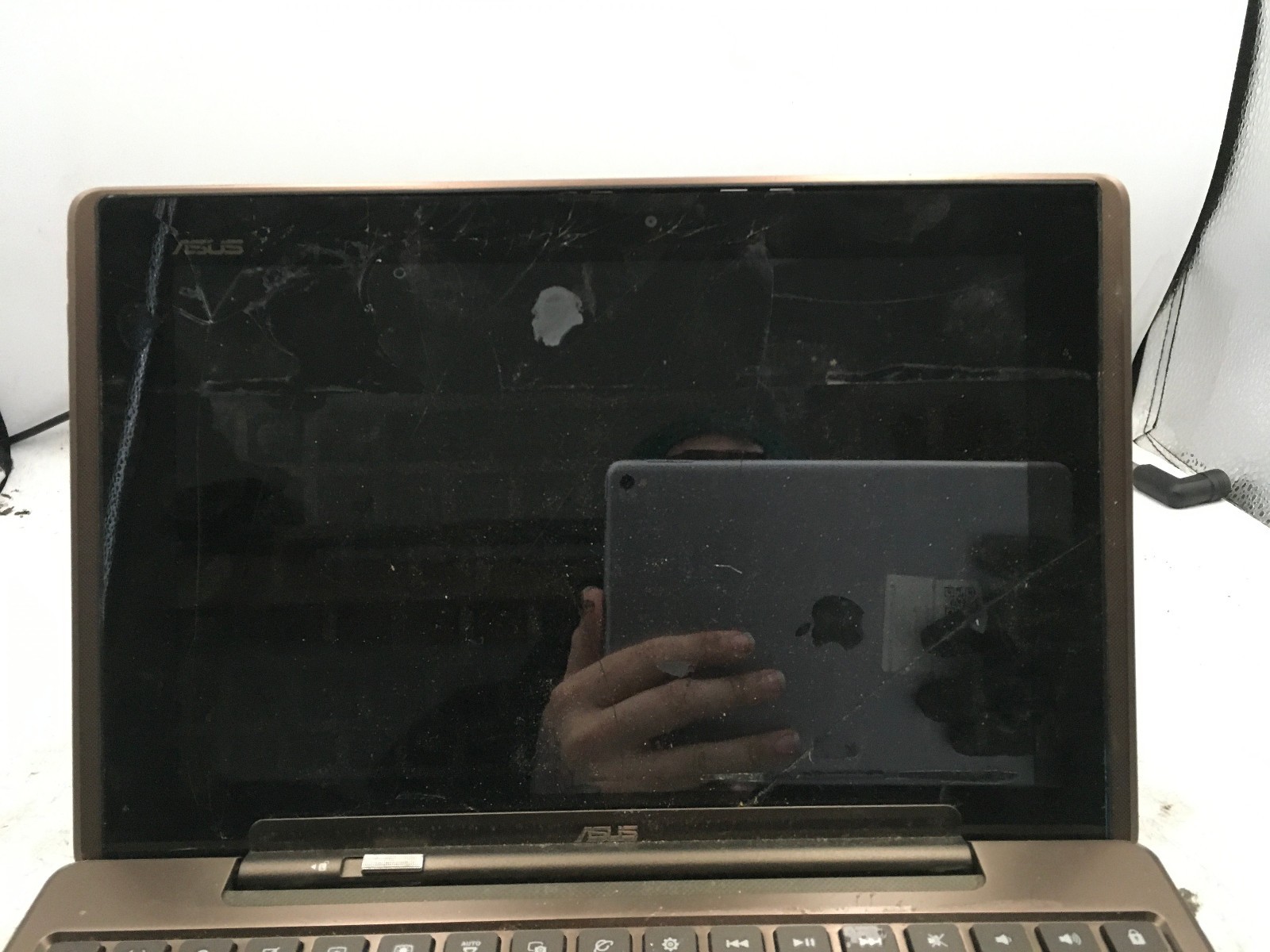 ASUS TF101 TRANSFORMER SERIES – FOR PARTS / REPAIR – NO POWER – TEGRA 2 -READ-BB