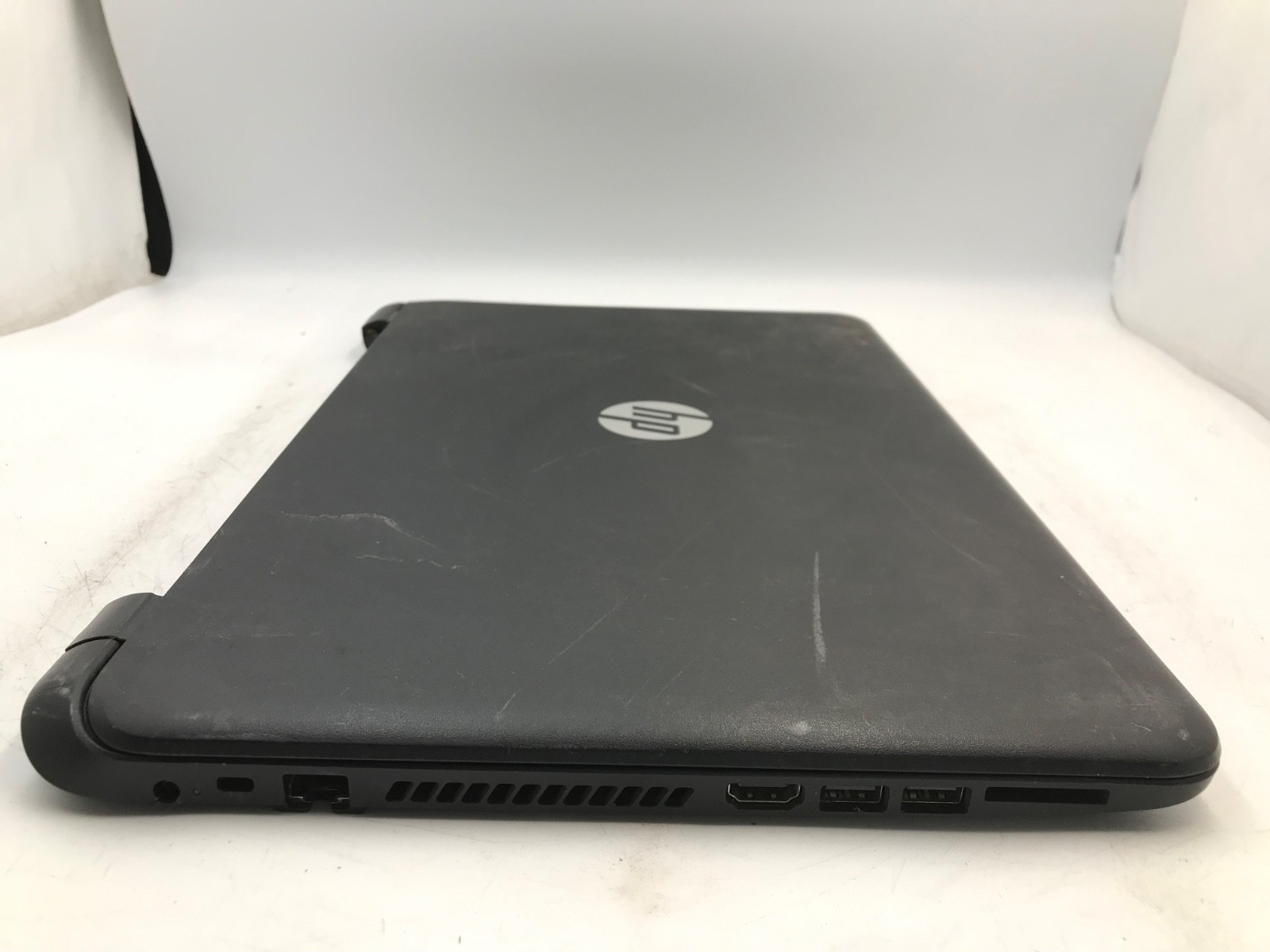 HP 15-f305dx AMD A6-5200 15″ Laptop -POWER DEAD/PARTS OR REPAIR -MZ