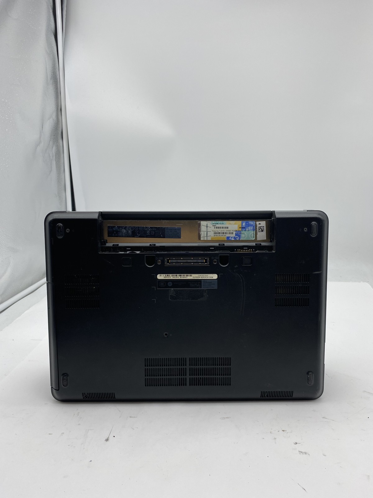 Dell Latitude E5440 Laptop Intel Core i7 4600U 2.1GHz – 4GB RAM No HDD