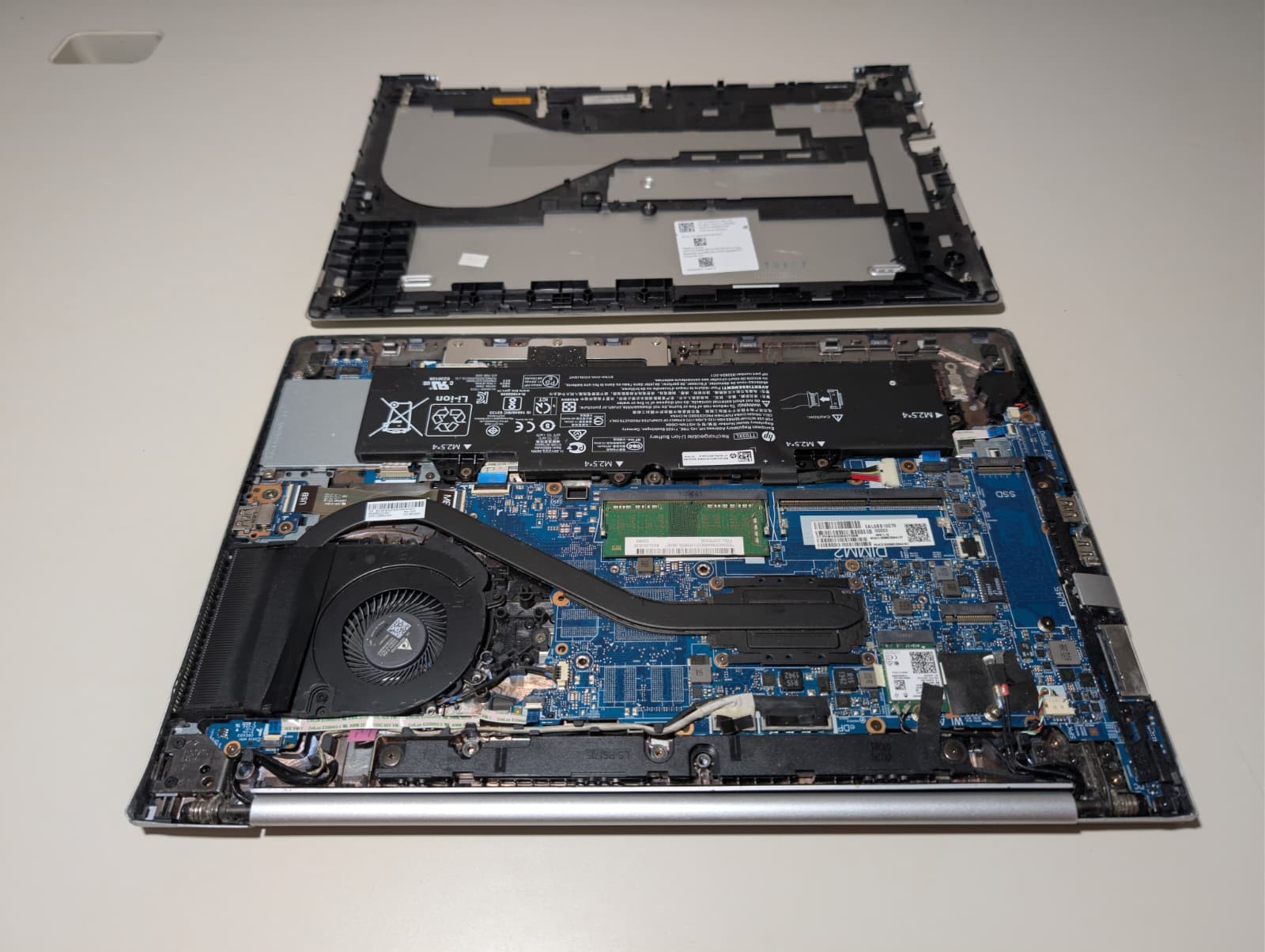 Read! HP EliteBook 850 G6 | i7 8th Gen 4GB RAM | Backlit | AS-IS
