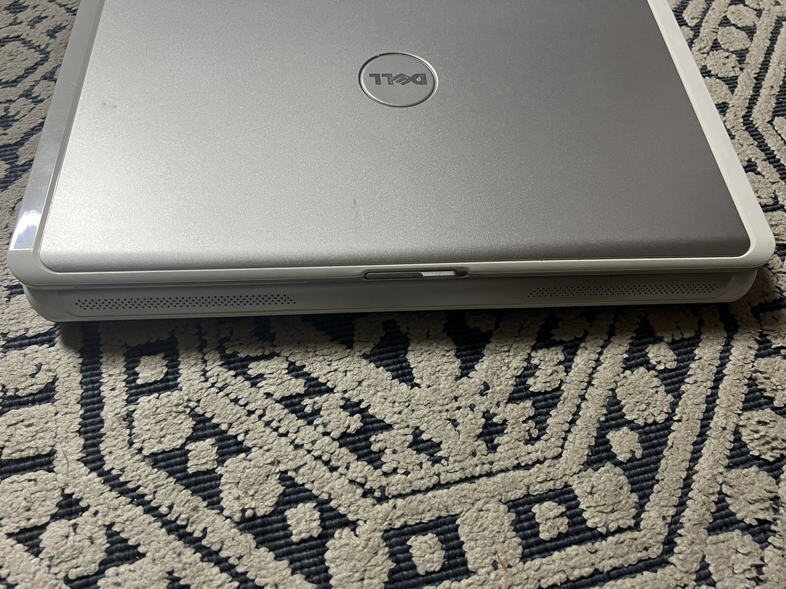 Vintage 2006 Dell Inspiron 1501 Model PP23LA Premium Silver Laptop.