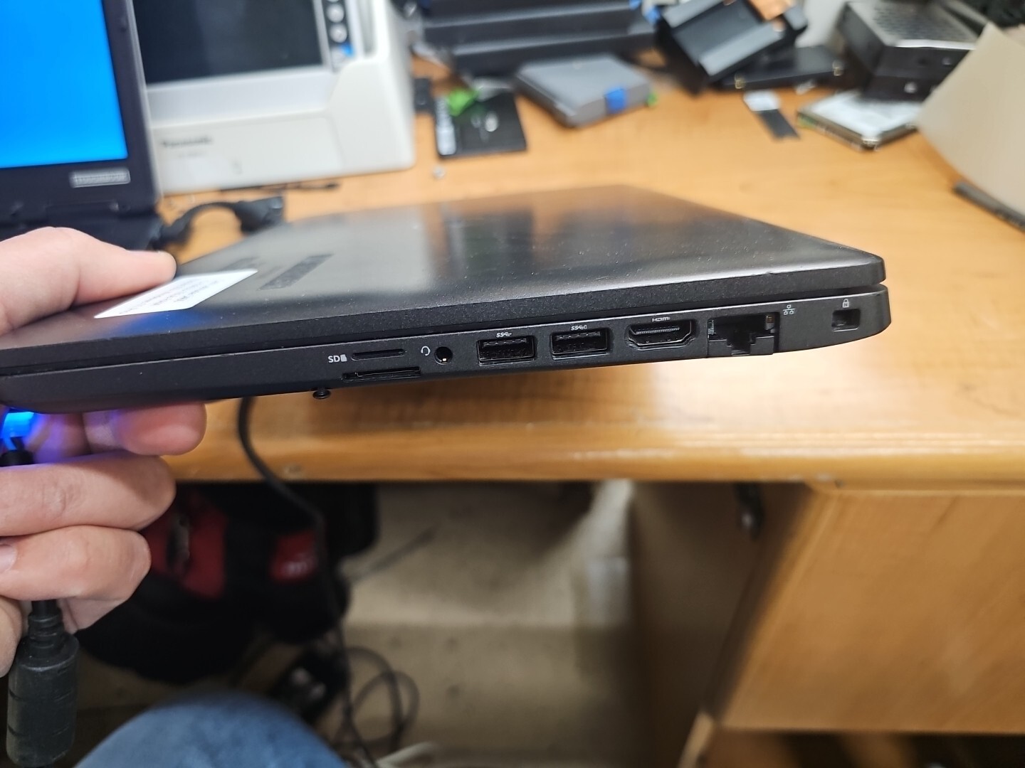 Dell Latitude 5400 Intel Core i5-8365U 16GB RAM 256GB SSD Batt Exc Dinged Corner