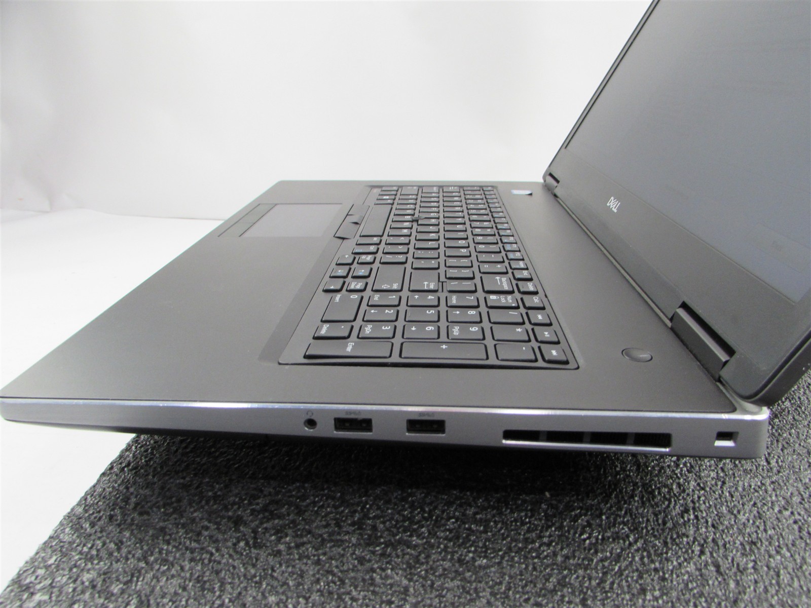 DELL PRECISION 7740 17.3″ I7-9750H 512GB SSD 64GB RAM NVIDIA RTX 4000 WIN 11 PRO