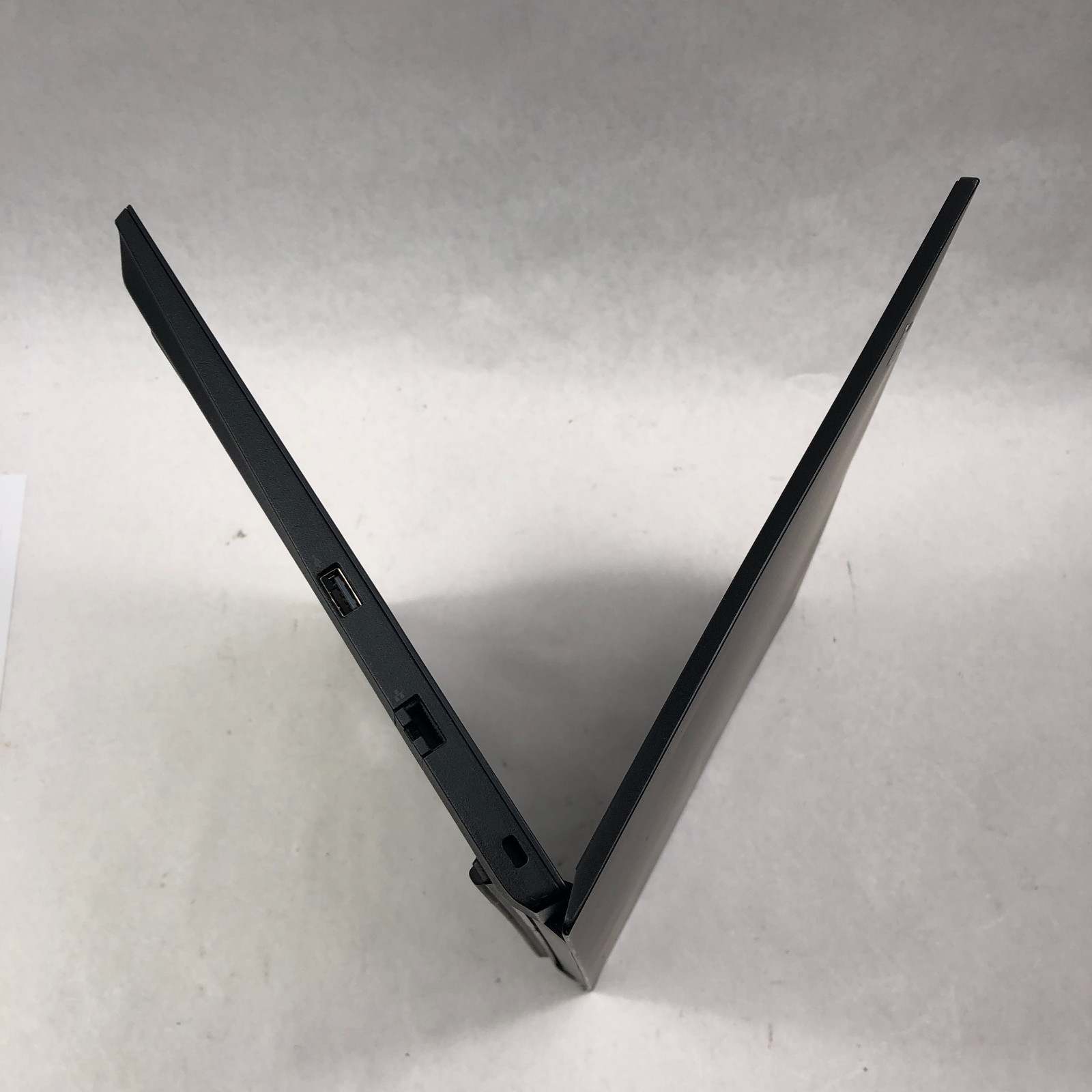 Lenovo ThinkPad E15 Laptop Ryzen 7 5700U 1.80GHZ 15.6″ FHD 8GB 256GB NVMe No OS