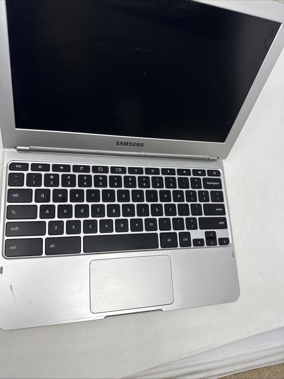 Samsung Chrome Notebook Model XE303C12 + PS – For Parts – Bad Display – AS IS