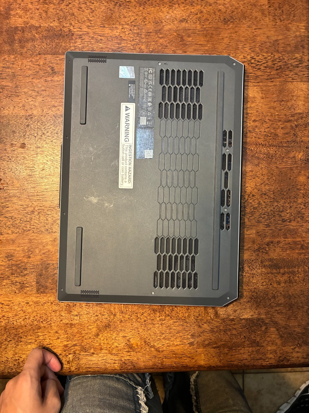 Lenovo LOQ 16APH8 16″ (512GB SSD, AMD Ryzen 5 7000 Series, 5.00 GHz, 8GB,…