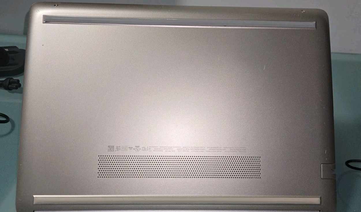 HP Notebook 14-cf0013dx 14″ Laptop Core i3-8130U @2.20GHz 8GB RAM, 1TB HDD, READ