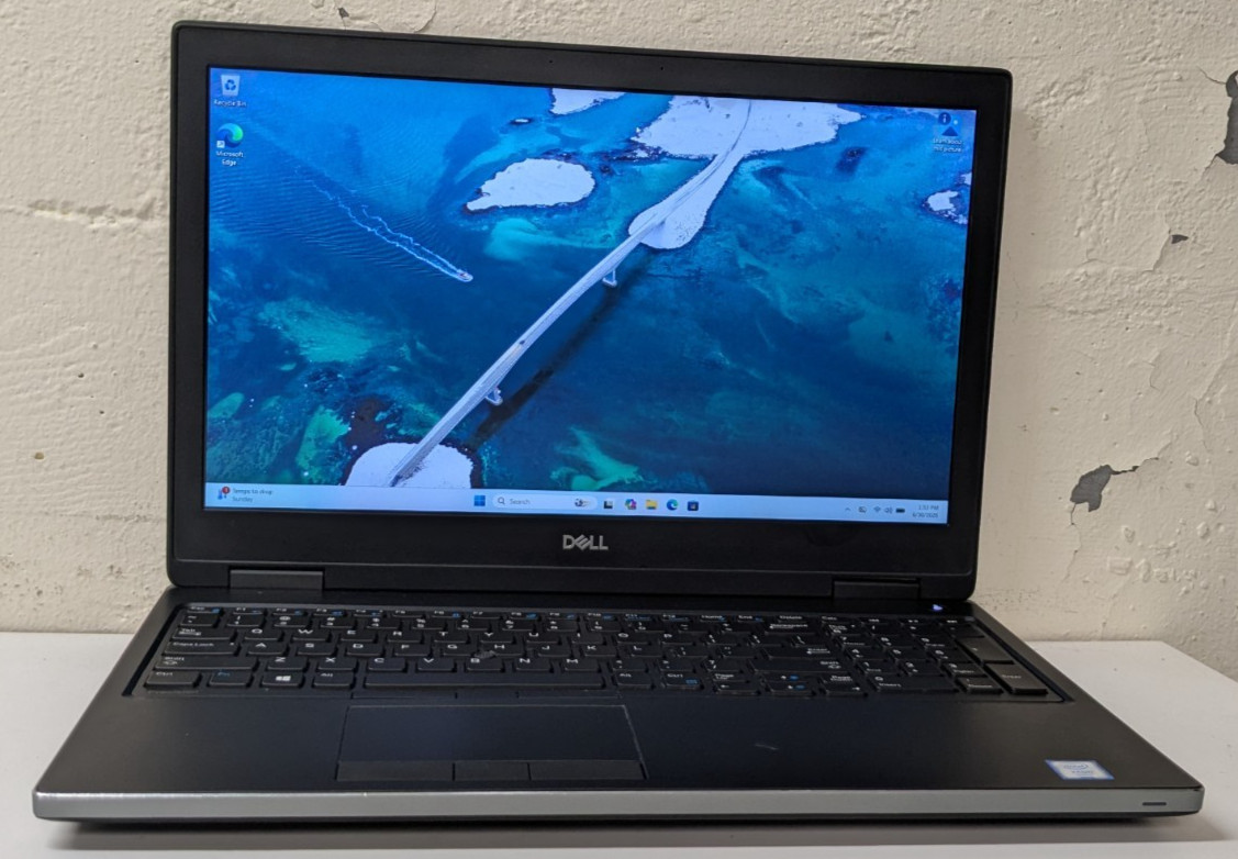 Dell Precision 7530 15.6″ Intel Xeon E-2186M 2.90GHz 16GB 512GB SSD W11P 1YB82X2