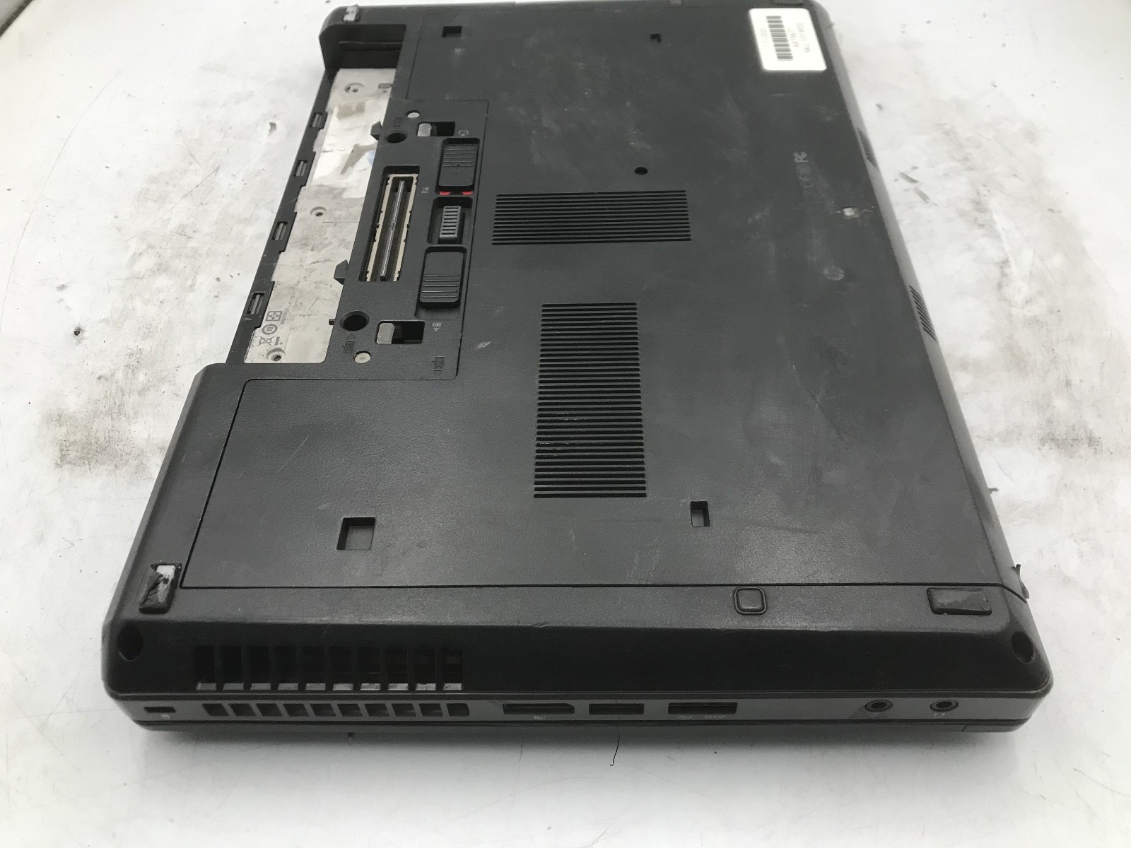 HP PROBOOK 6460B – FOR PARTS/REPAIR – MISSING PARTS – NO CPU – NO RAM – READ -BB