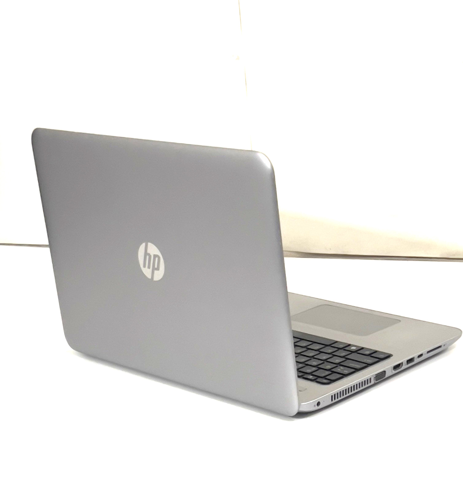 The HP ProBook 450 G4 NOTEBOOK i5-7200u 2.5Ghz 12GB 256GB SSD WIN 11P EXCELLENT