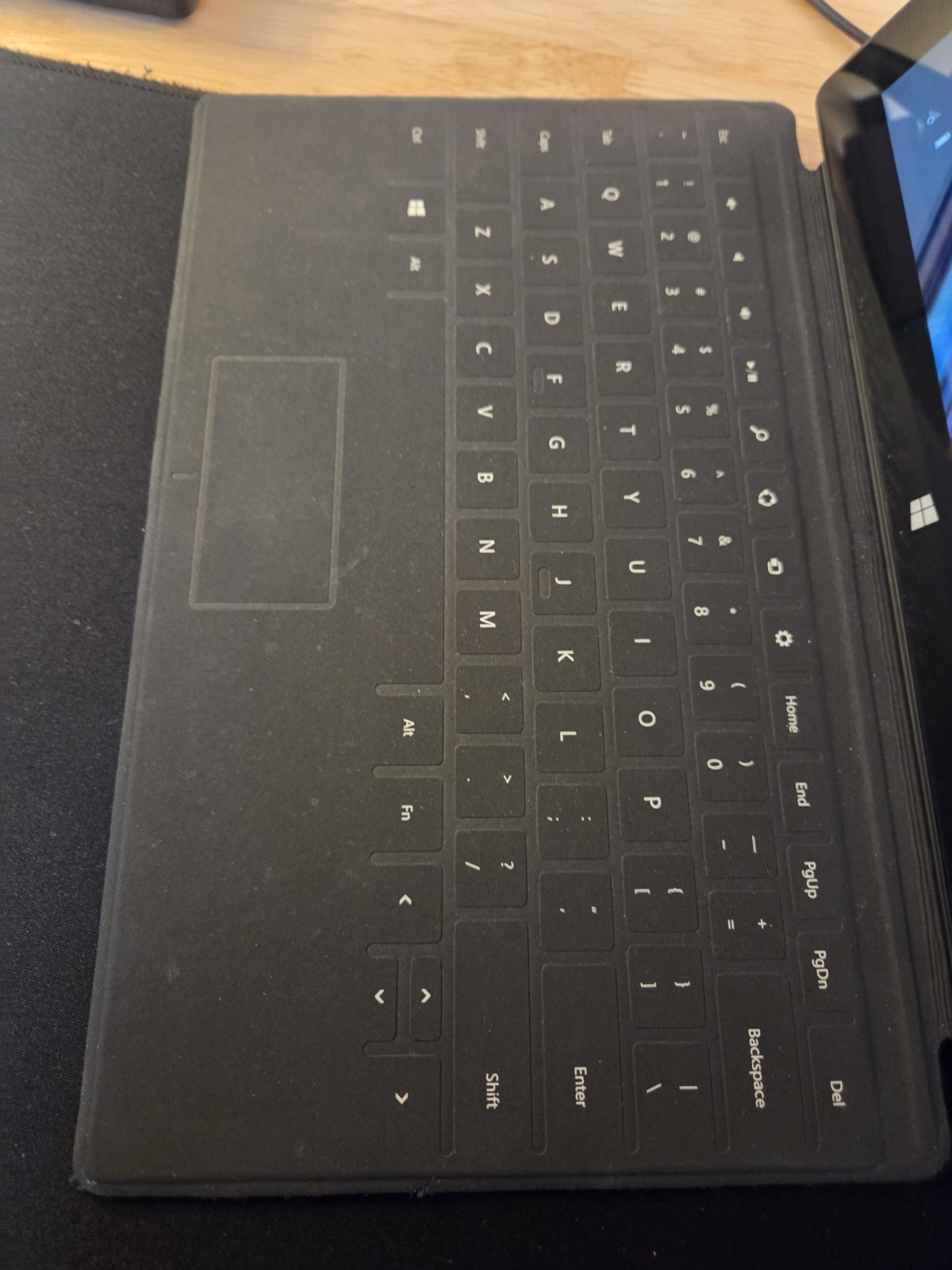 Microsoft Surface RT 1516 Quad Core 1.3GHz 2GB RAM 32GB SSD Windows 8