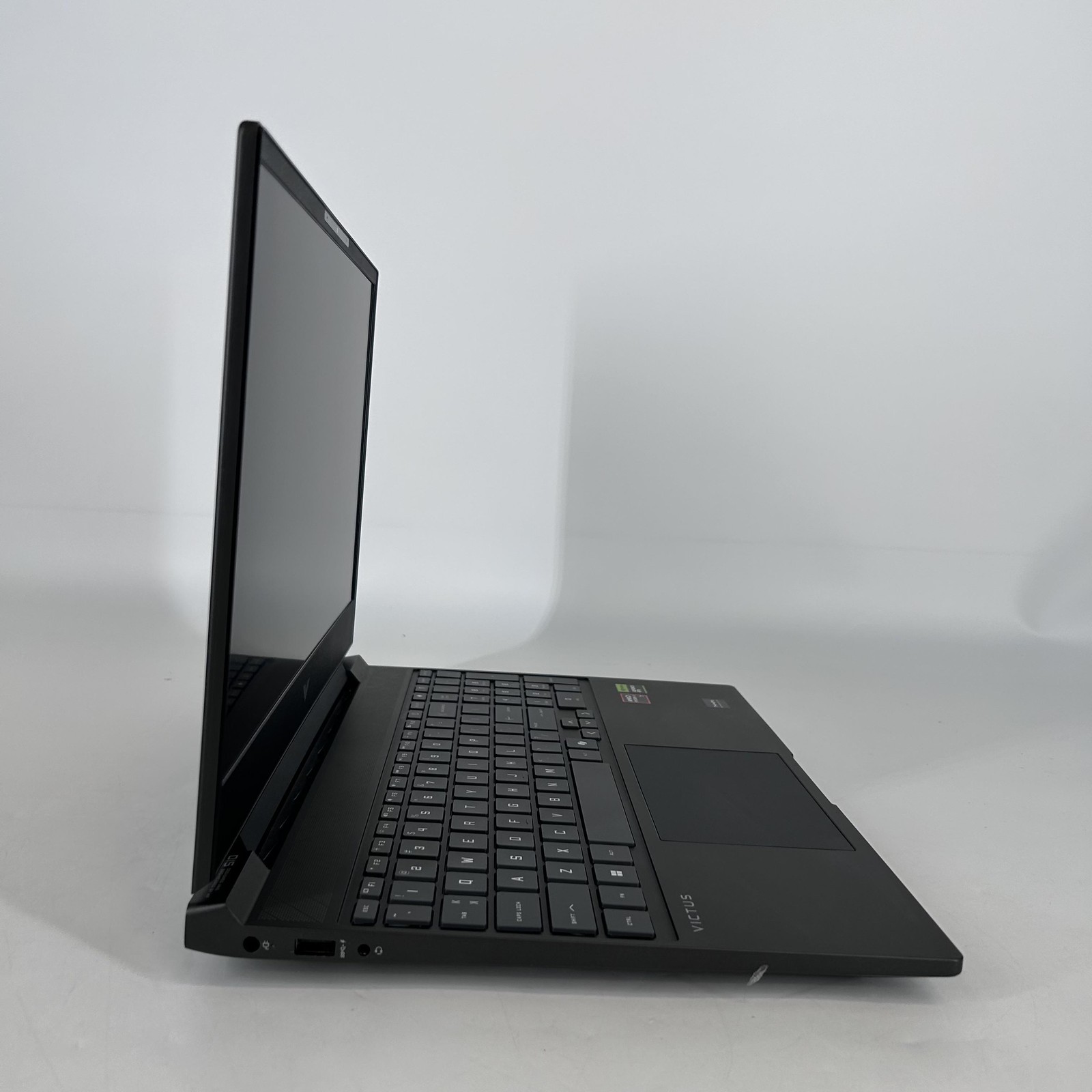HP Victus 15.6 144Hz FHD 2.0 GHz Ryzen AI 7 350 32GB 1TB SSD RTX 5060 Excellent