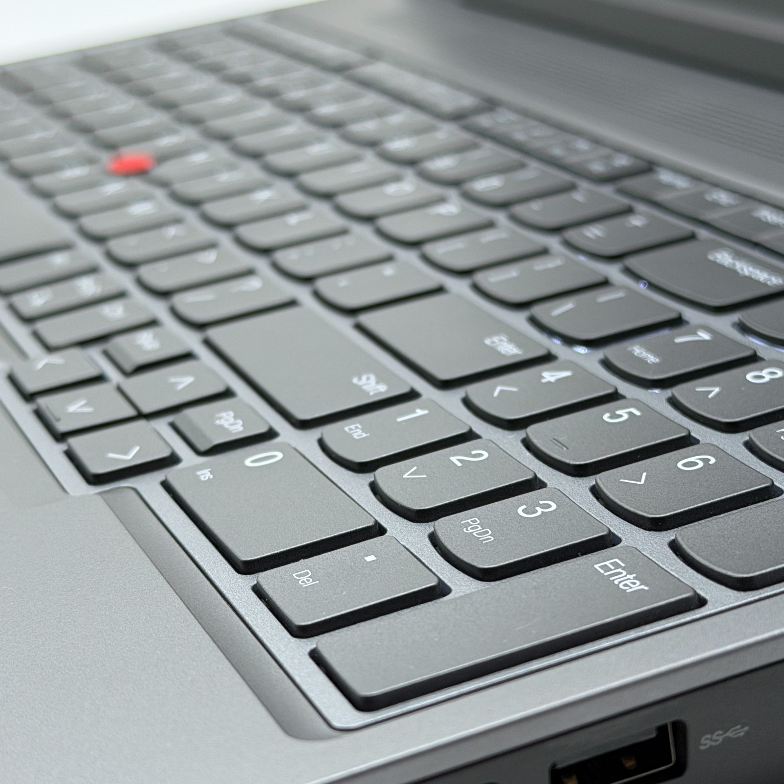 Lenovo Thinkpad P16, 3840×2400 WQUXGA, 32GB DDR5, 1TB SSD, RTX, 100% BATTERY!