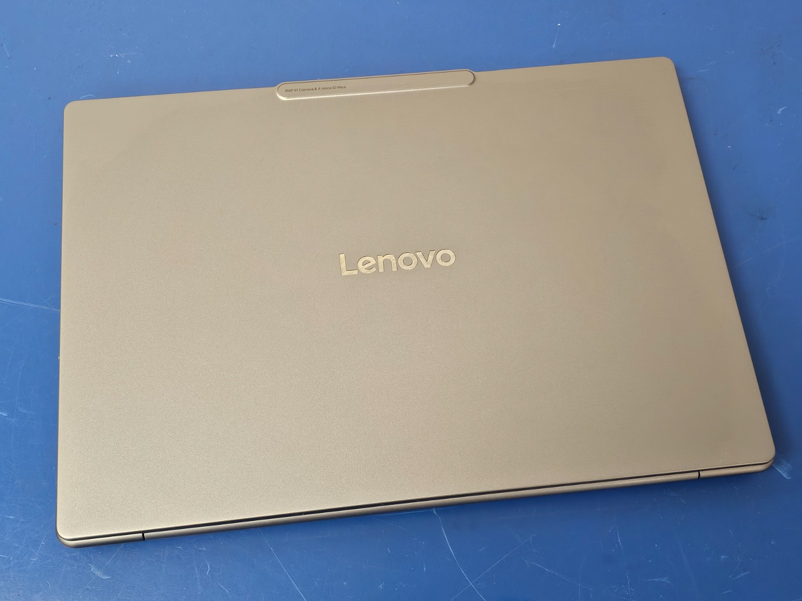 Lenovo Slim 7 14ILL10, Intel Core Ultra 7 258V, 2.20 GHz, 32 GB RAM, 1 TB NVMe