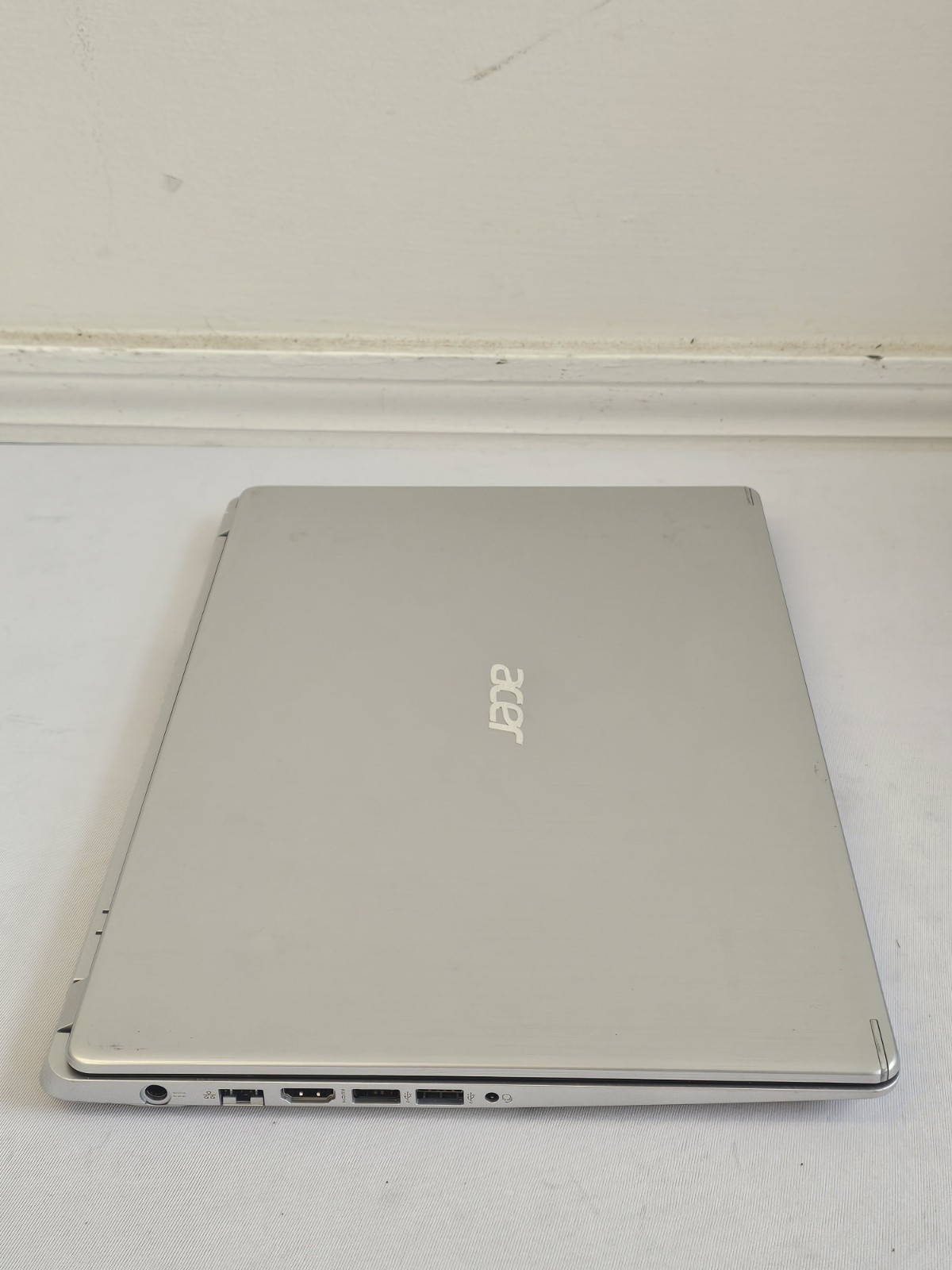 Acer Aspire 5 Laptop – AMD Ryzen 3-3200u – 16GB RAM – 1TB HDD – Windows 11 READ