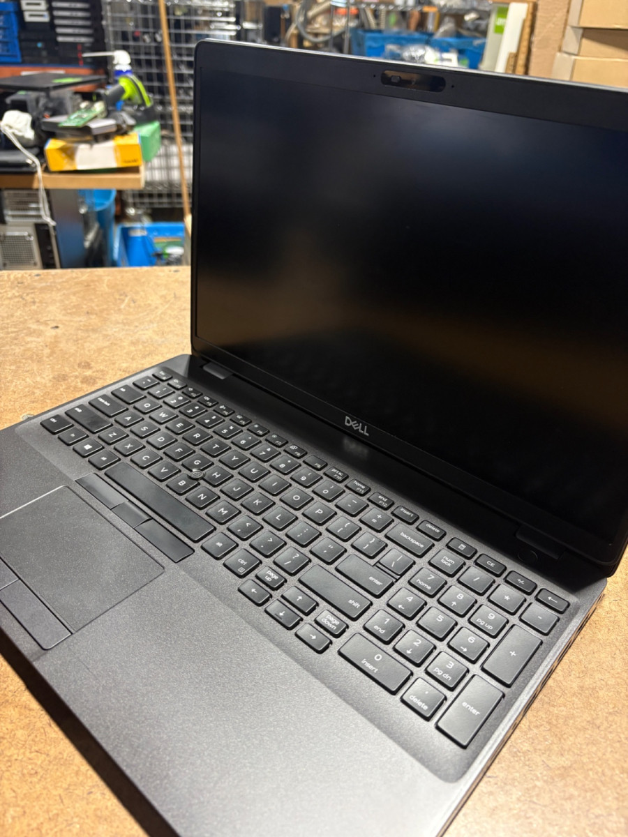 Dell Latitude 5500 15.6″ FHD i5-8365U 16GB RAM 256GB SSD No Charger/No OS READ