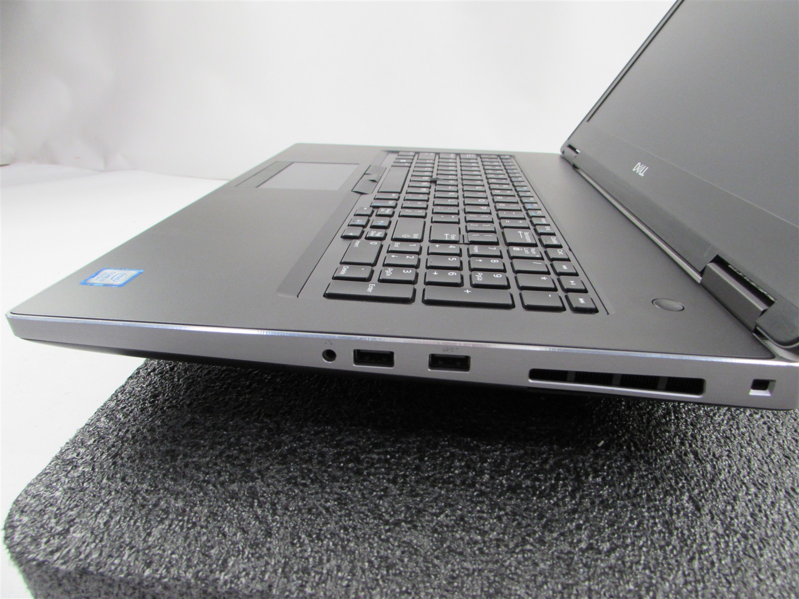DELL PRECISION 7740 17.3″ I7-9750H NO SSD 64GB RAM NVIDIA RTX 4000 NO O.S/BATT