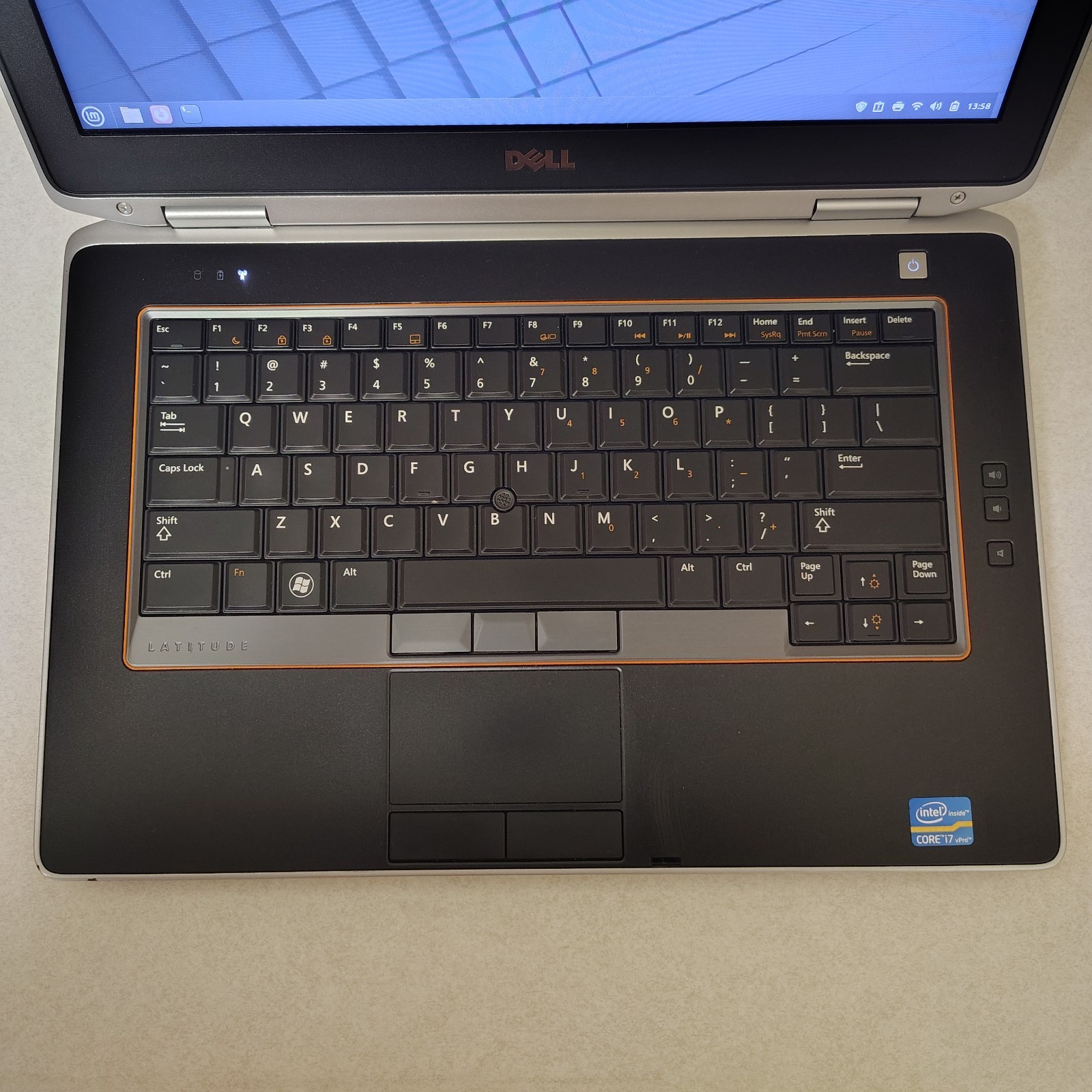 Dell Latitude E6420 14″ Linux Mint Laptop Intel i7 128GB SSD 8GB RAM NEW BATTERY