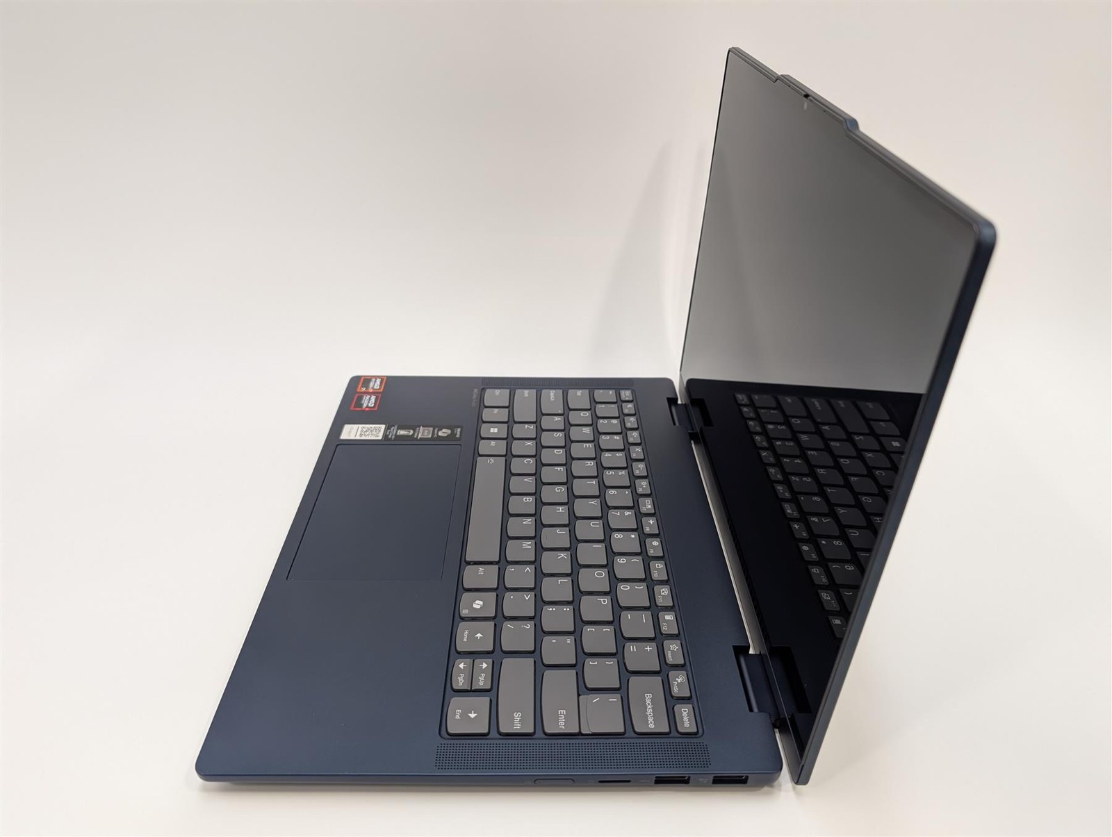Lenovo IdeaPad 5 2in1 14″ Ryzen AI 7 350 16GB 1TB SSD 860M Blue Used-Very Good
