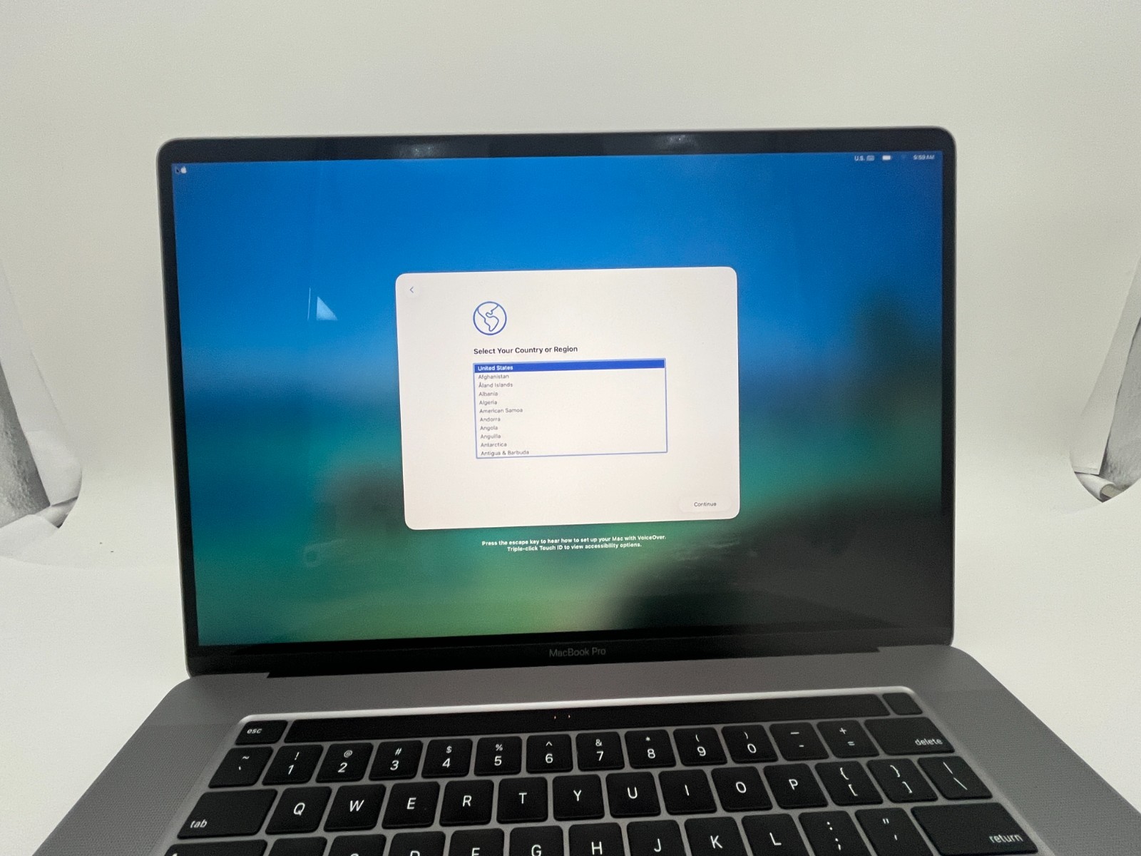APPLE A2141 16″ MACBOOK PRO 2019 CORE i7-9750H@ 2.6 GHz 16GB DDR4 500 GB TAHOE