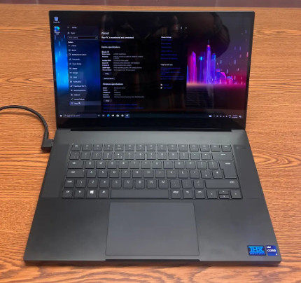 Razer Blade 15 RZ09-0409C 2021 4K UHD TOUCH 32GB 1TB SSD – RTX 3080 – Excellent