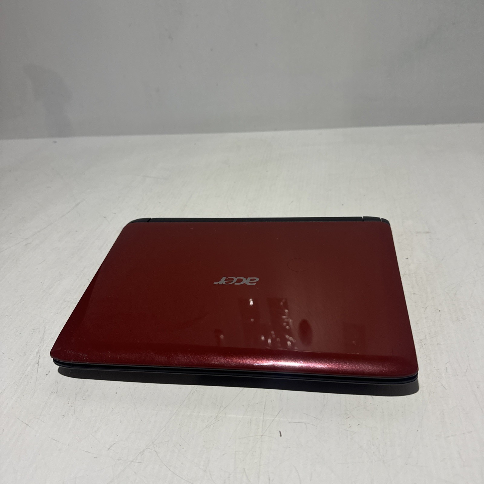 Acer Aspire One 10.1″ Laptop Intel Atom N450 1gb Ram No Drives Boots Bios