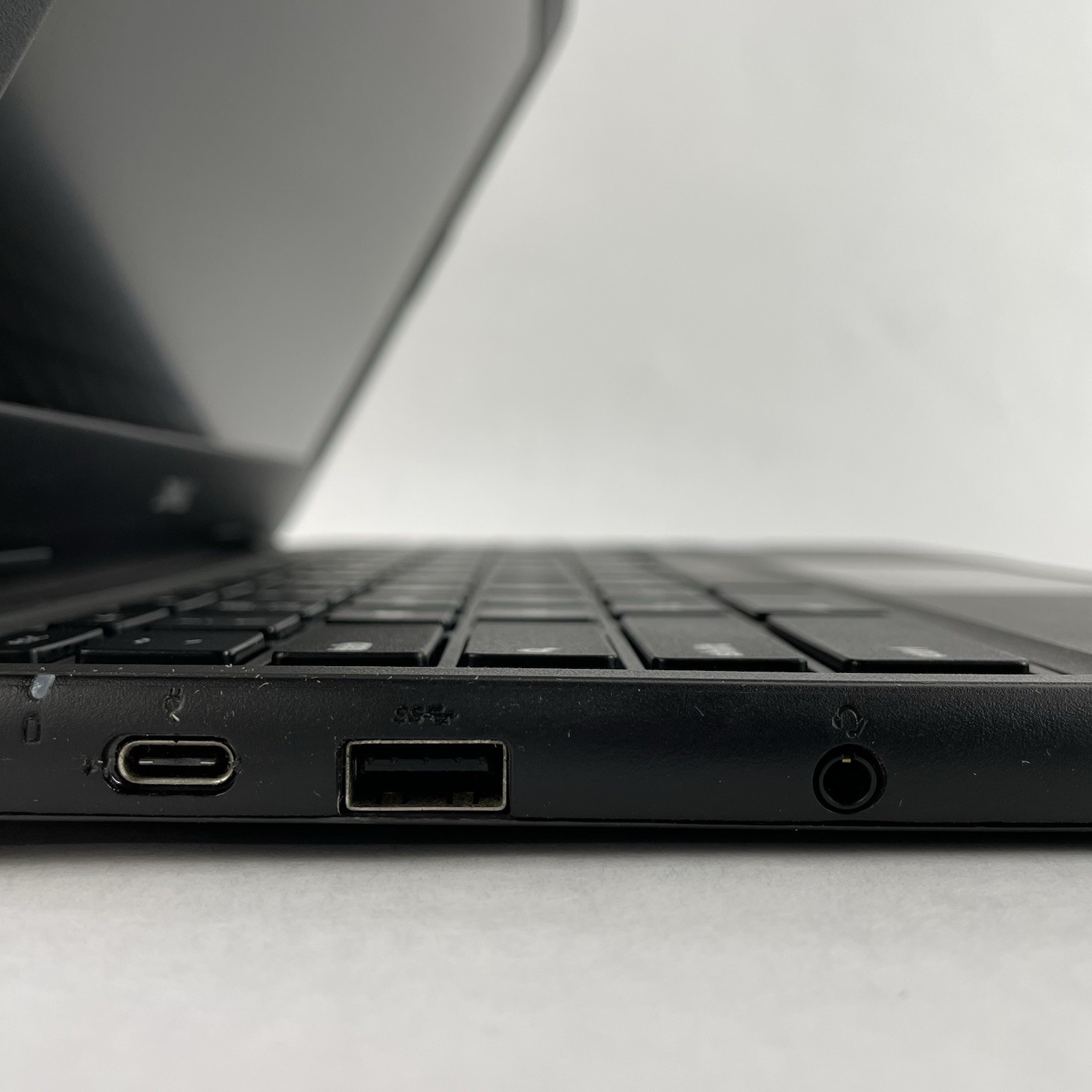 Dell ChromeBook 3100 11.6″ Celeron N4020 1.10 GHz 4 GB RAM 16 GB SSD Chrome OS