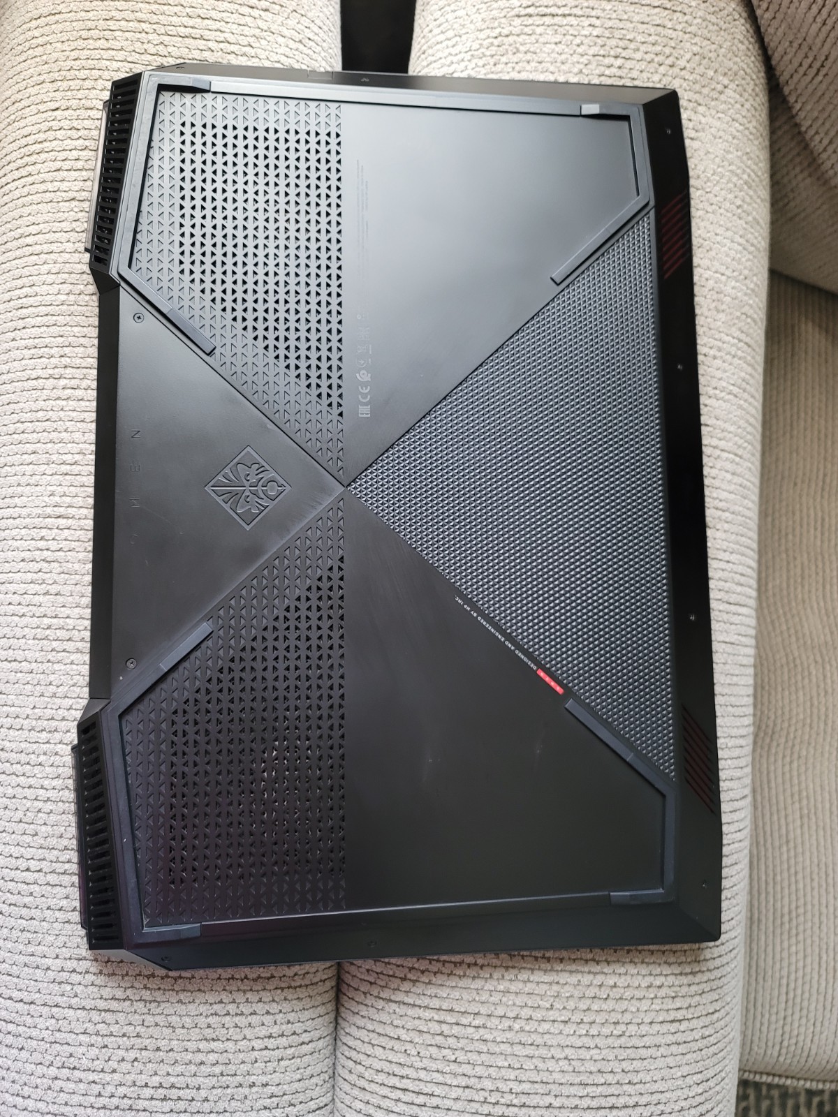 HP OMEN 17 in Gaming Laptop i5-8300H |GTX 1050 16GB RAM | 256GB SSD | 1080p FHD